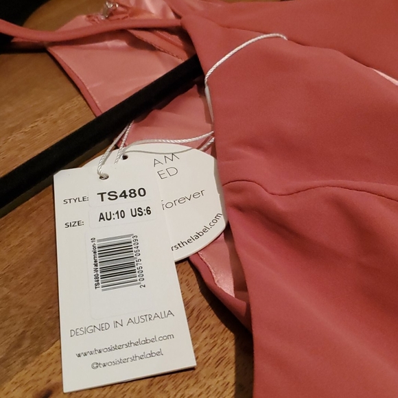 Two Sisters The Label - Picture 3 of 3